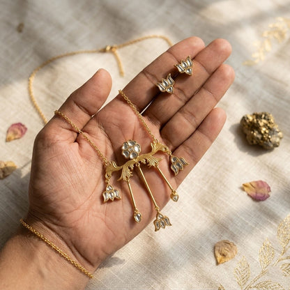 Antique Gold Plated Floral Kundan Necklace Set Elegant Bridal Jewelry Gift for Her